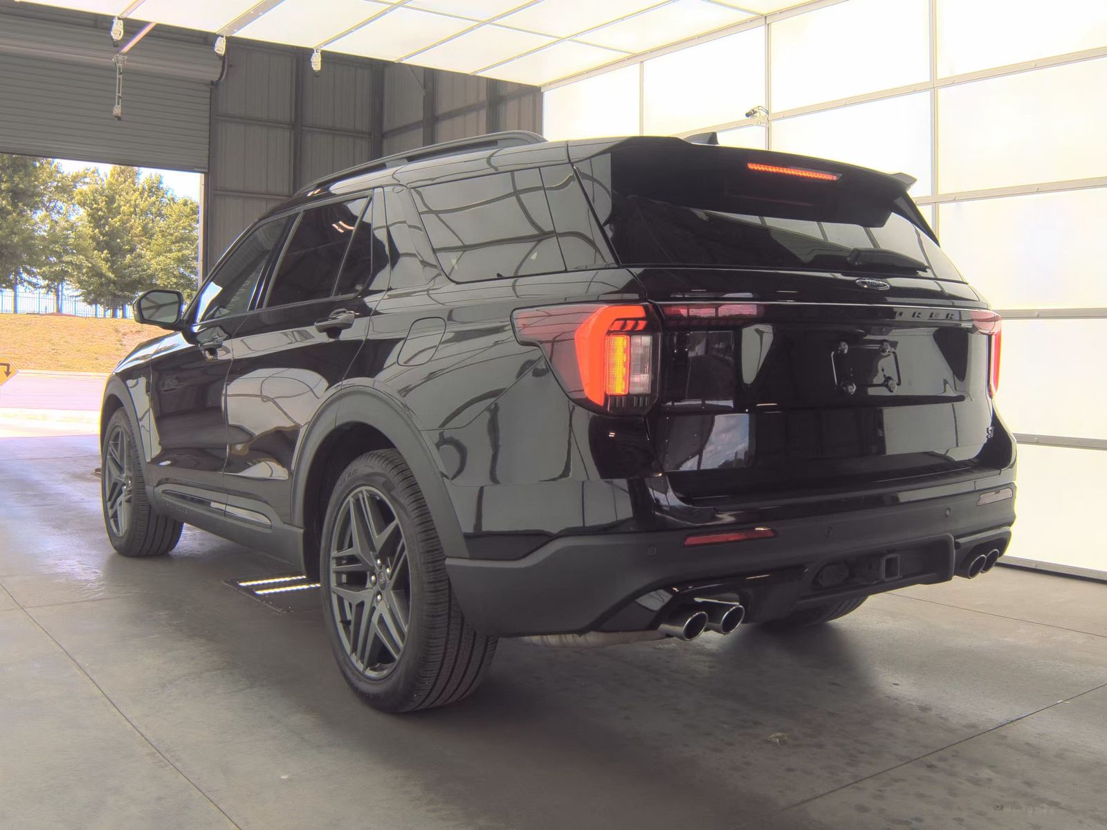 FORD EXPLORER - 9