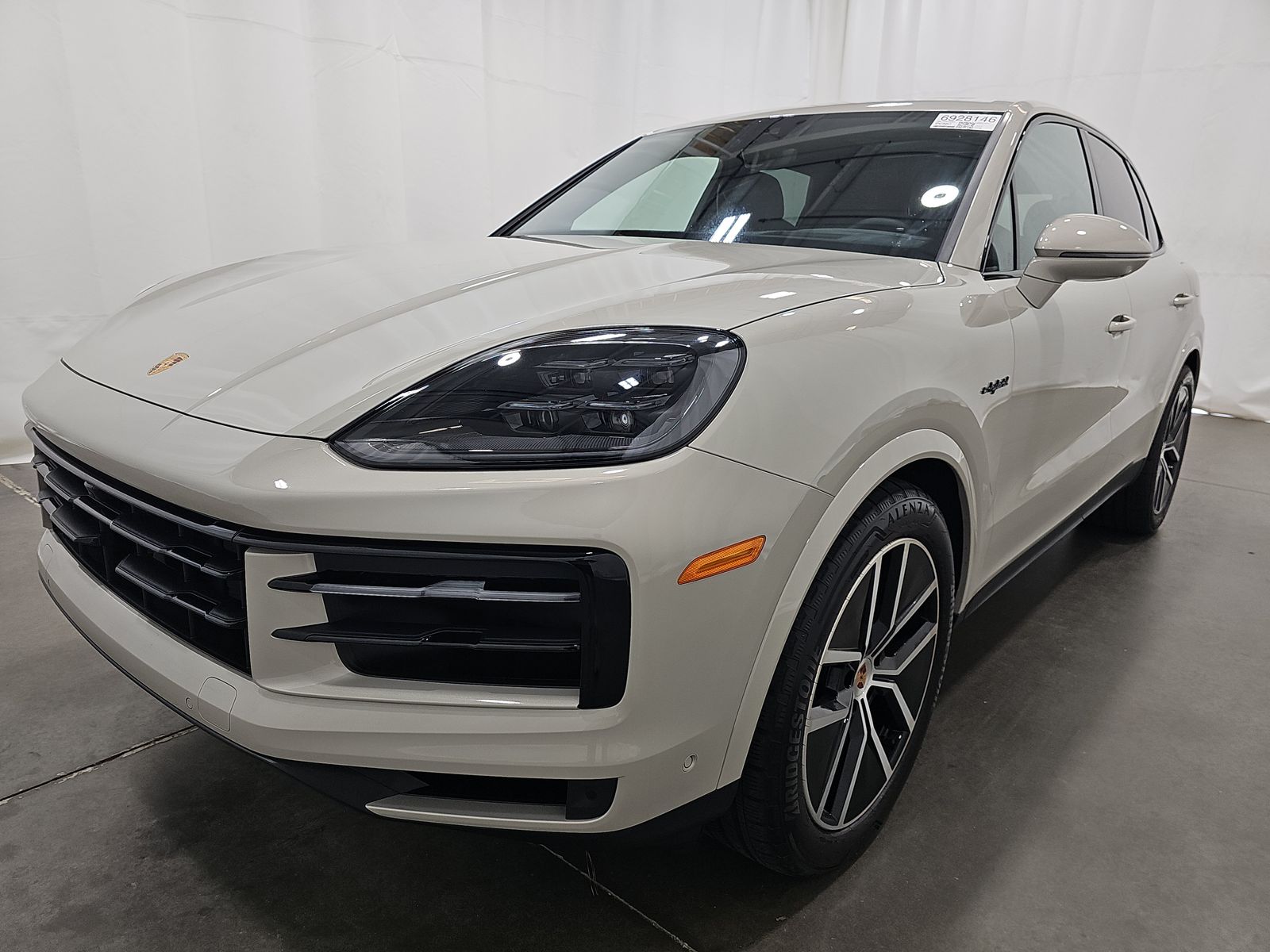 PORSCHE CAYENNE - 1