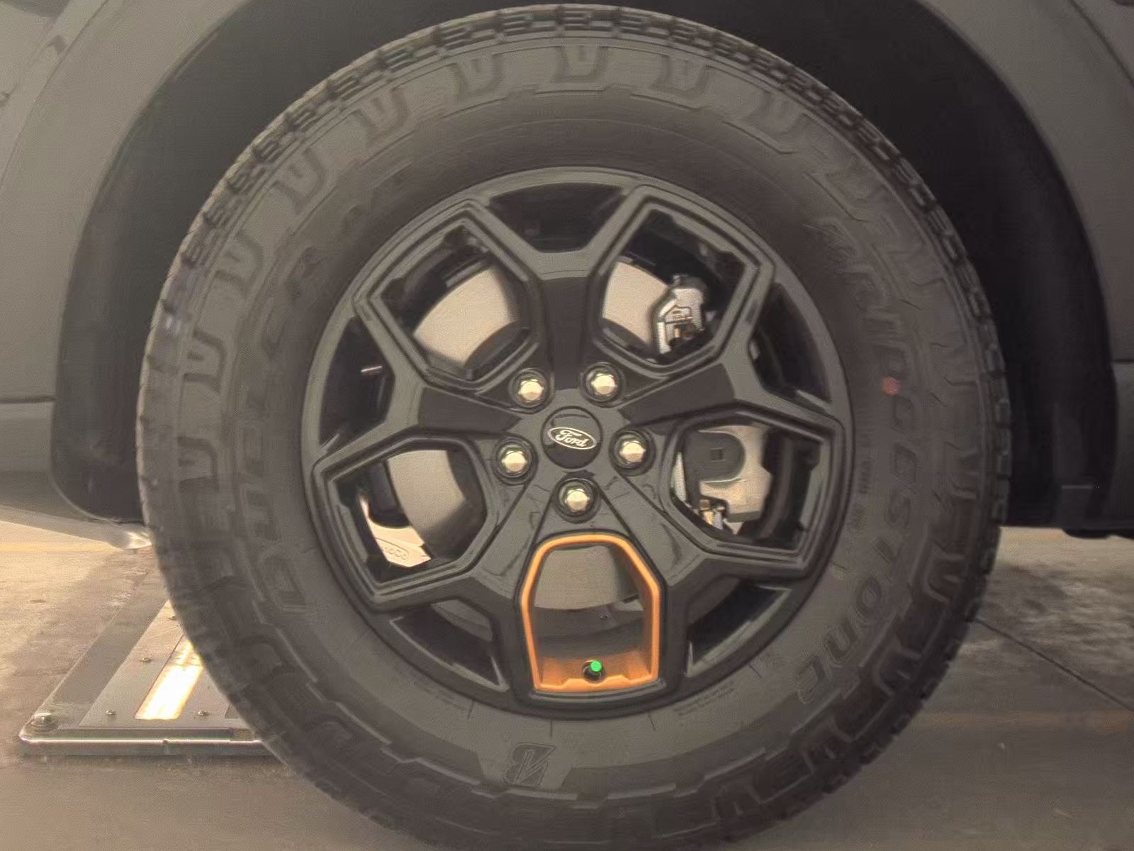 FORD EXPLORER - 10