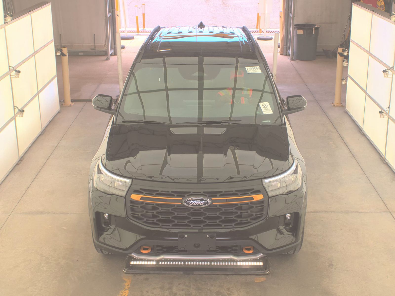 FORD EXPLORER - 3