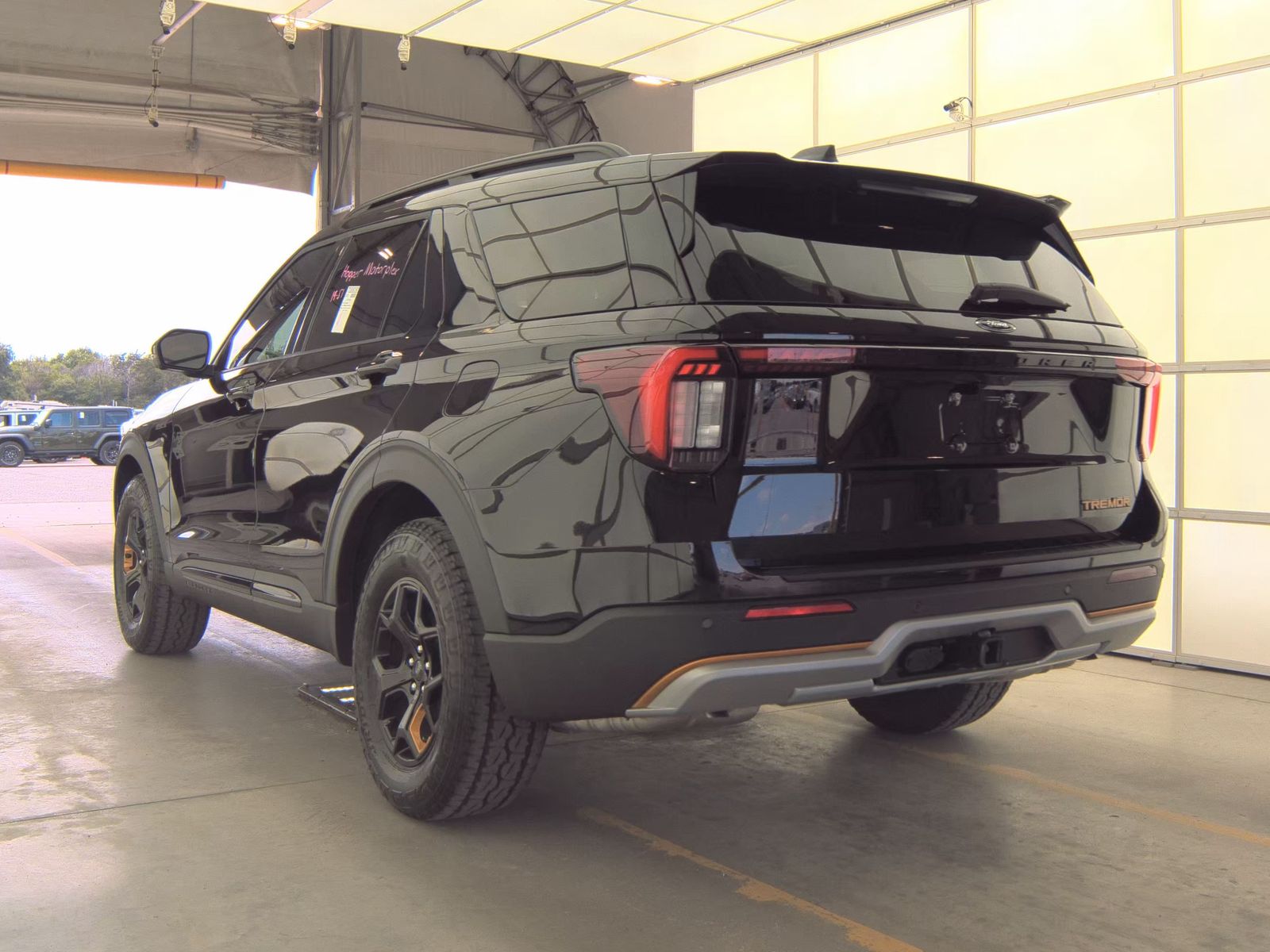 FORD EXPLORER - 9