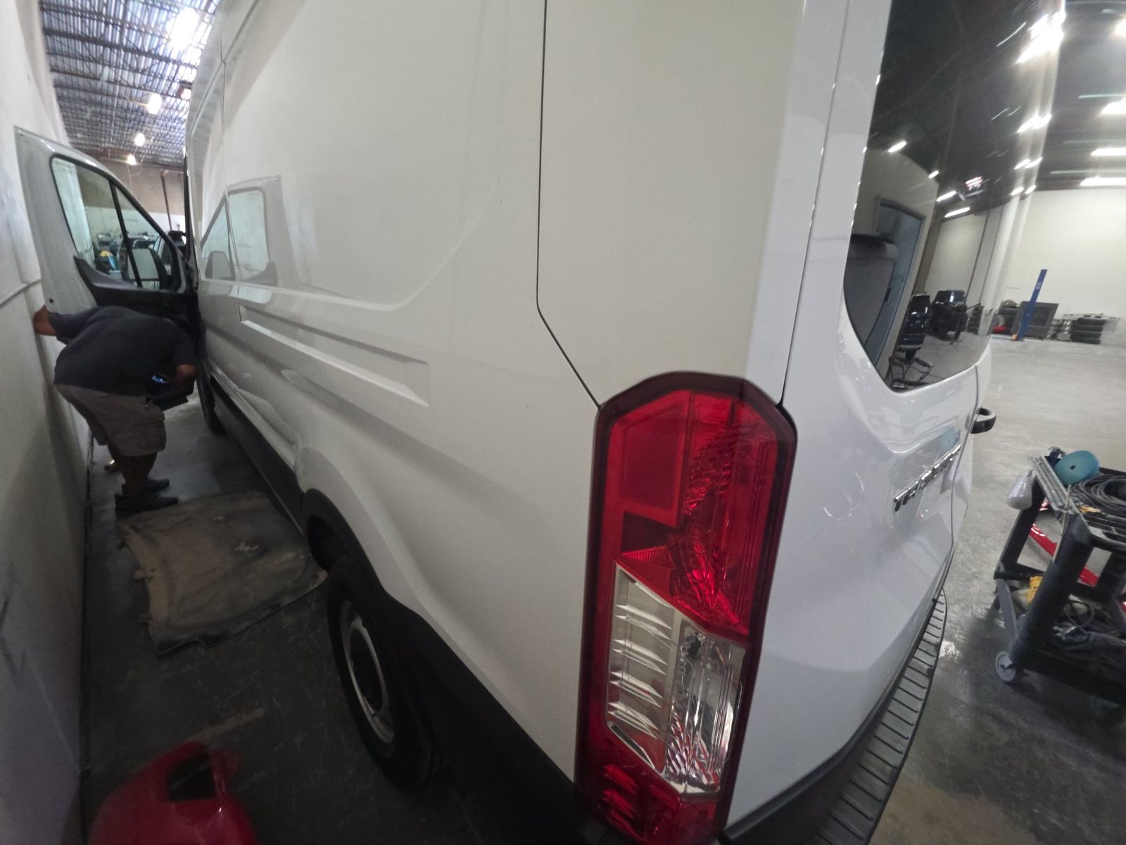 FORD TRANSIT 250 - 7