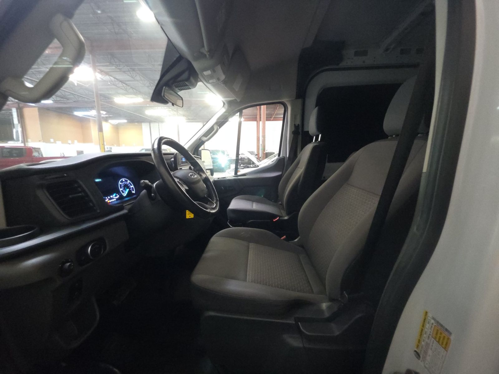FORD TRANSIT 250 - 8