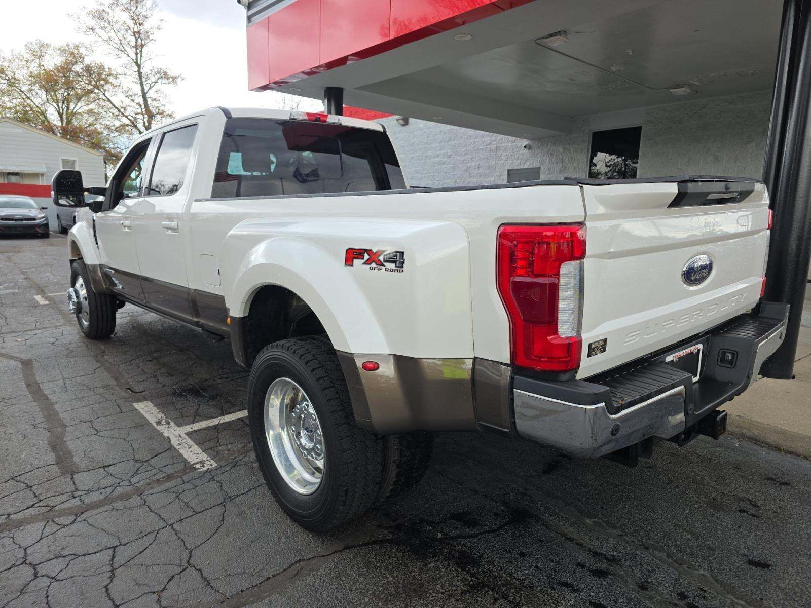 FORD F-450 - 4