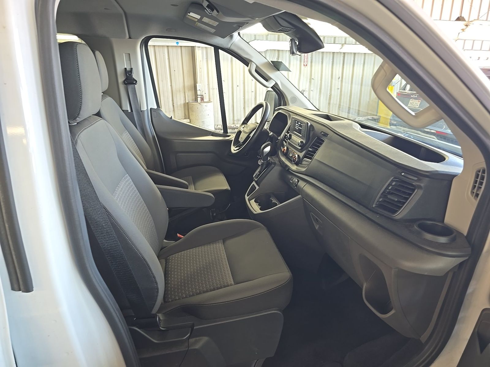 FORD TRANSIT 150 - 9
