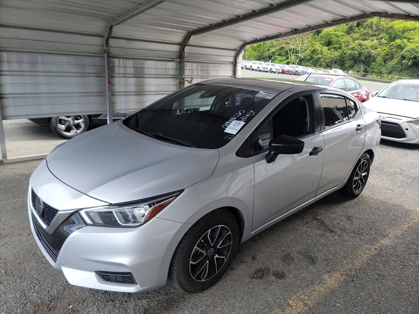 NISSAN VERSA - 1