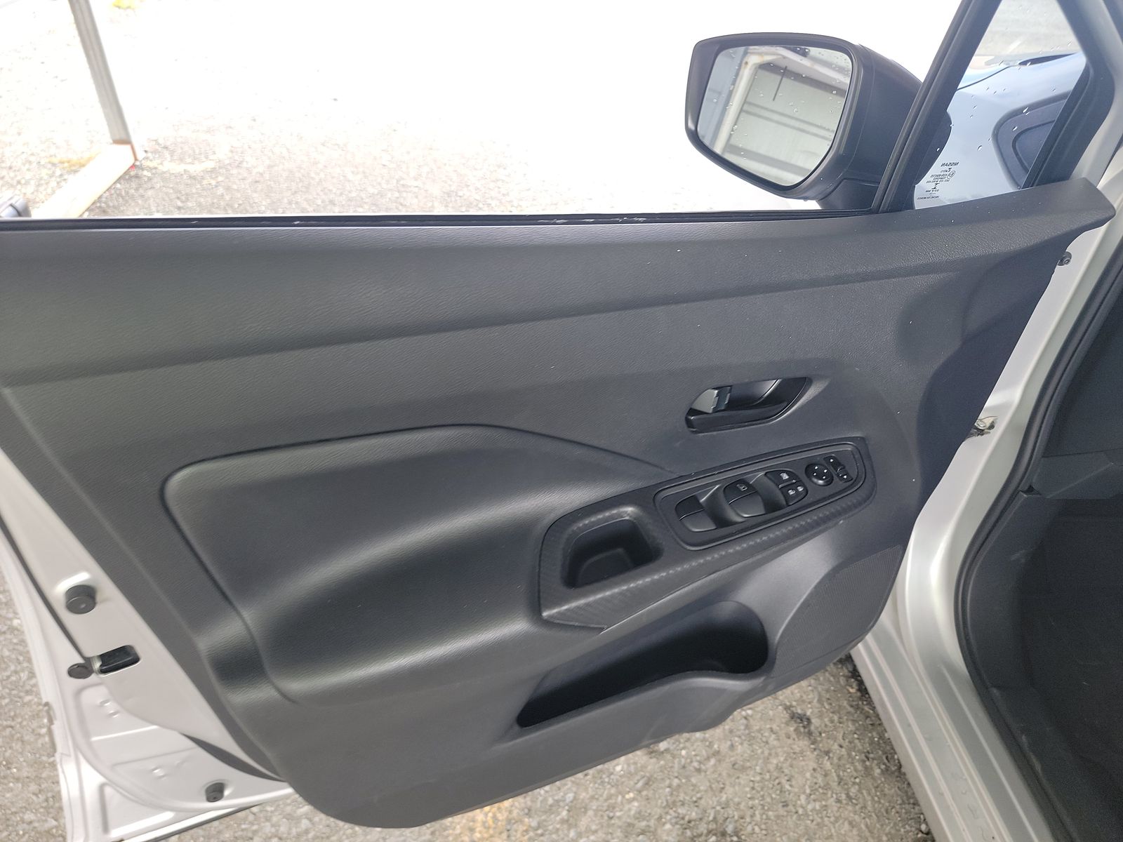 NISSAN VERSA - 10