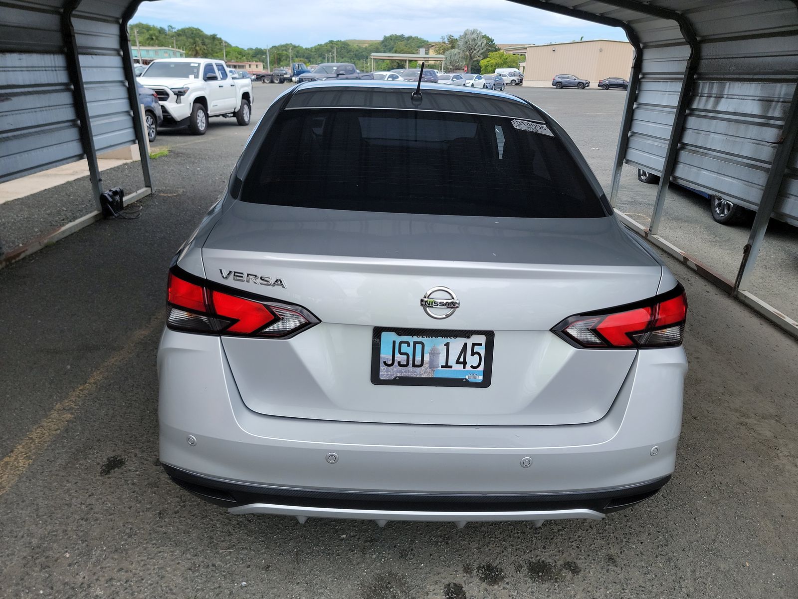 NISSAN VERSA - 6