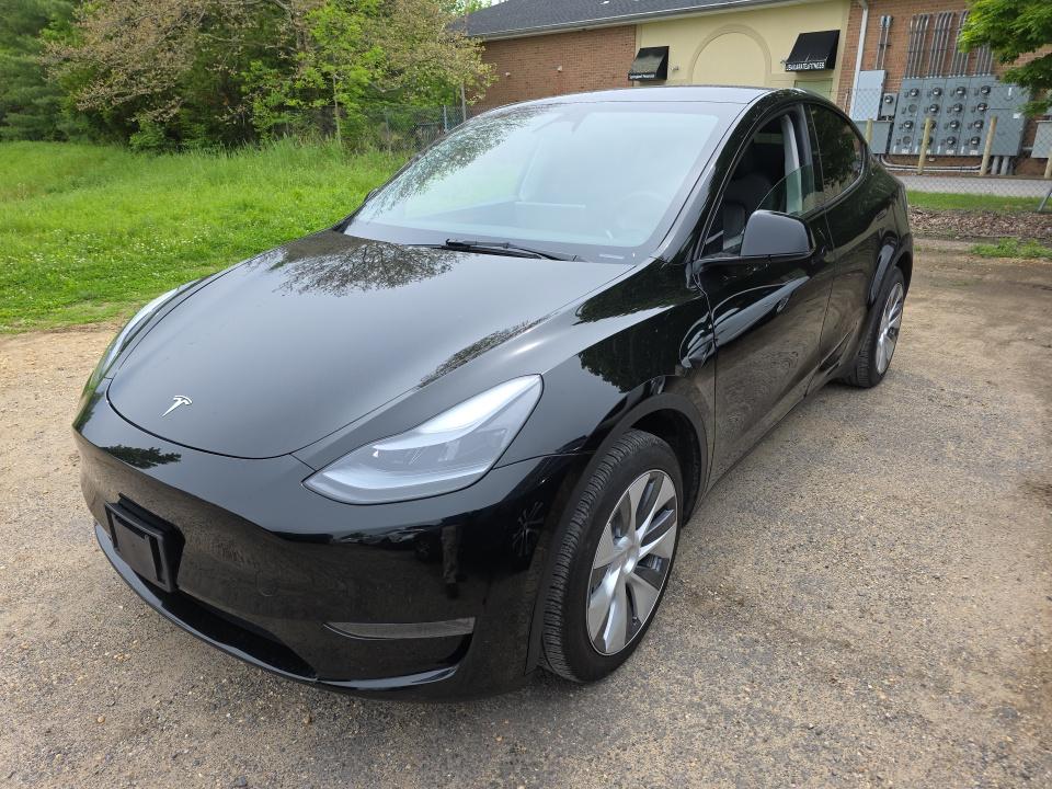 TESLA MODEL Y - 1