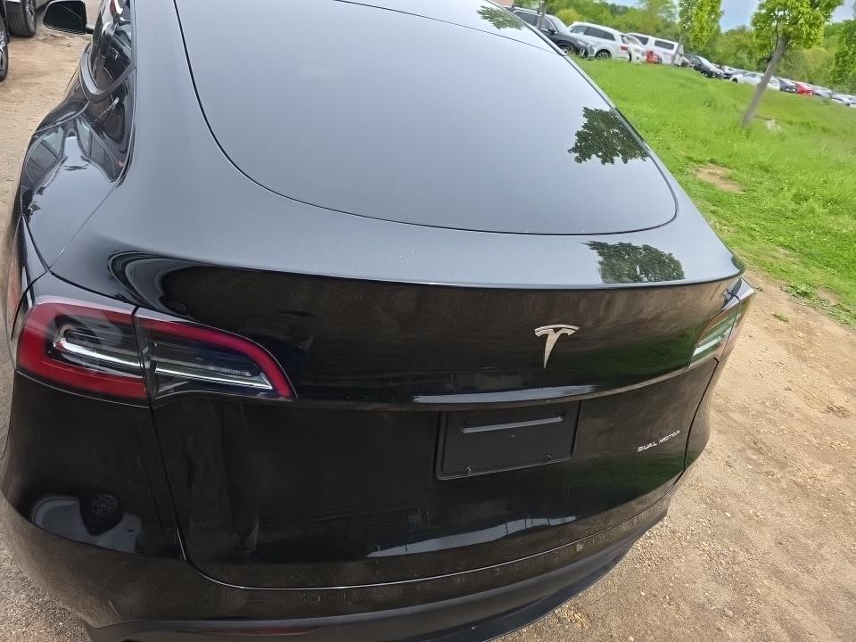 TESLA MODEL Y - 6