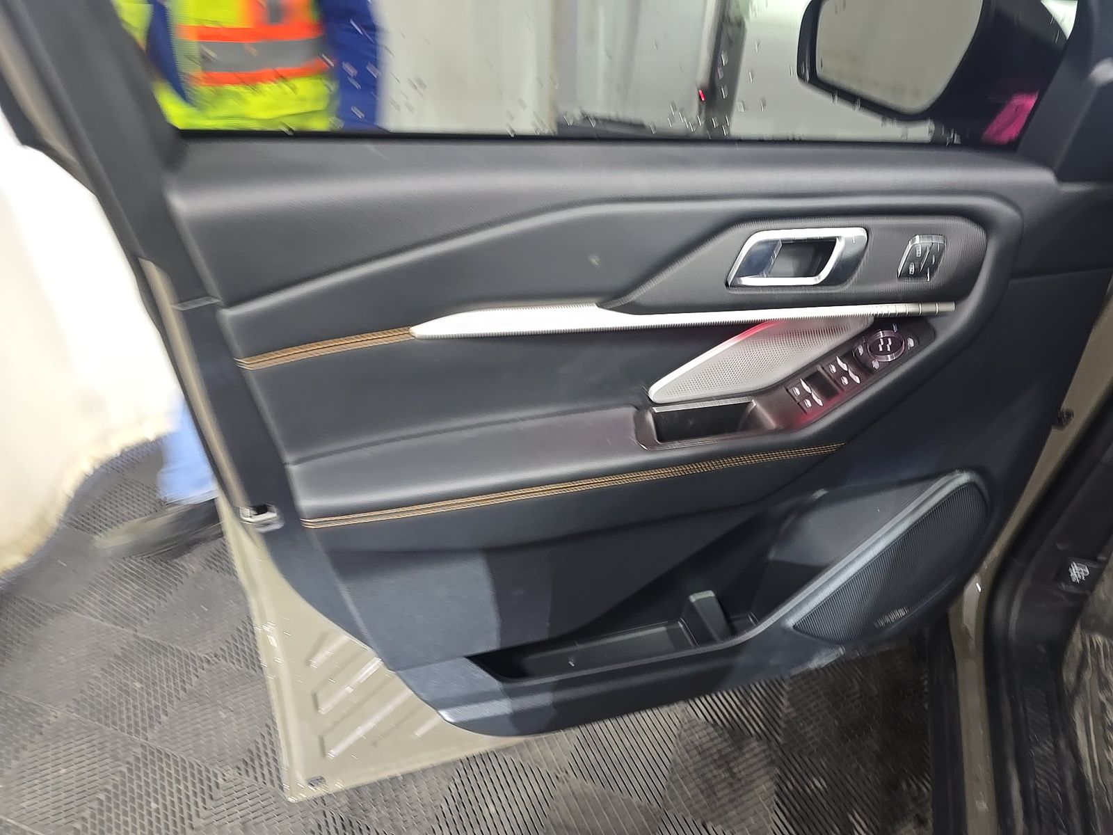 FORD EXPLORER - 10