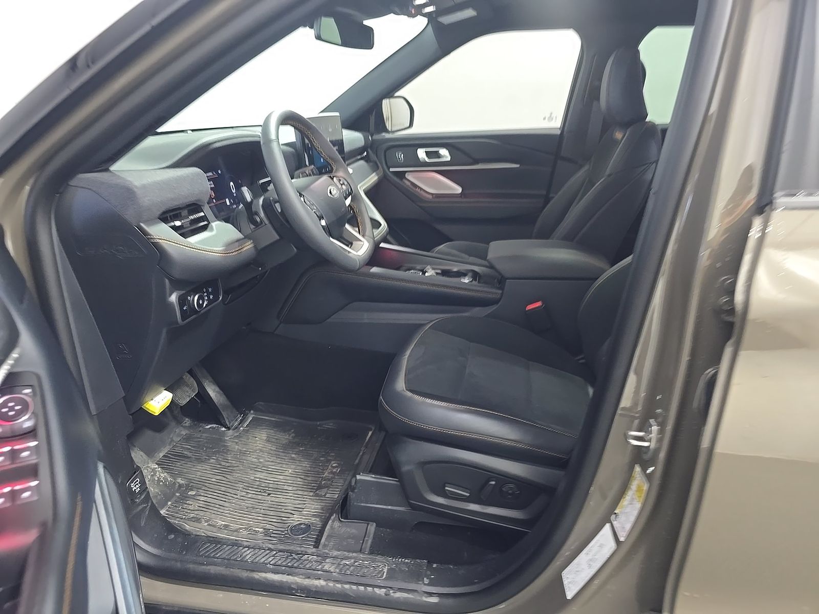 FORD EXPLORER - 8