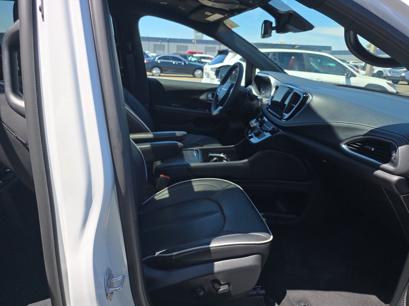 2026 Chrysler Pacifica Limited FWD