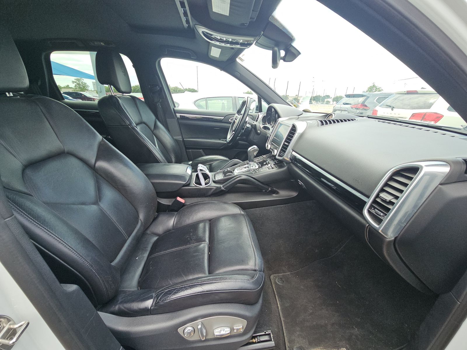 PORSCHE CAYENNE - 9