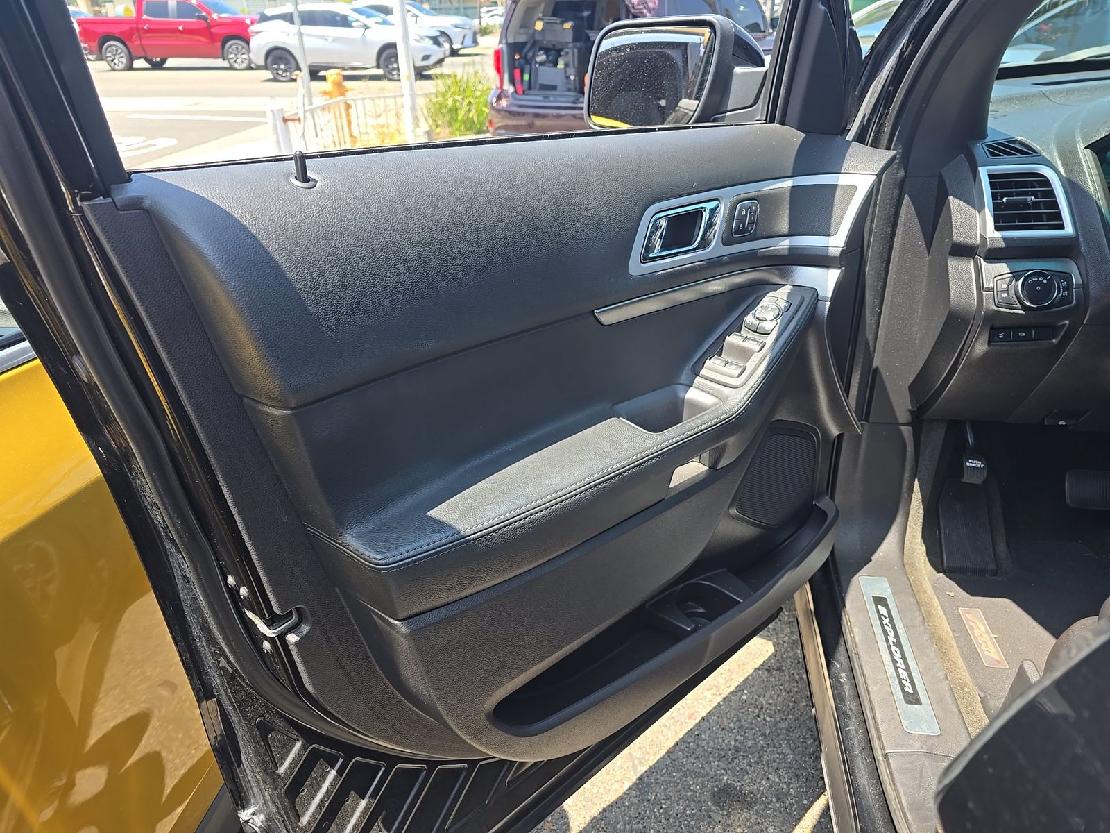 FORD EXPLORER - 10