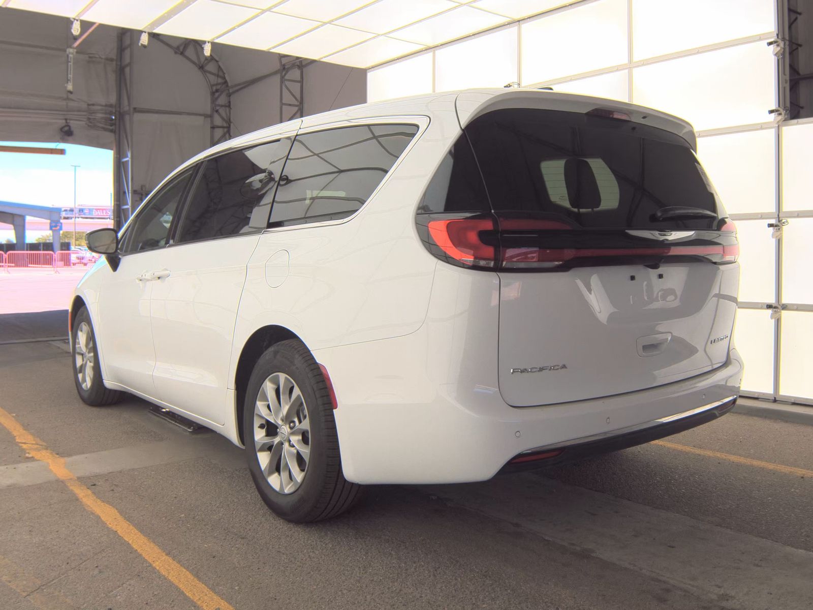 2026 Chrysler Pacifica Limited FWD