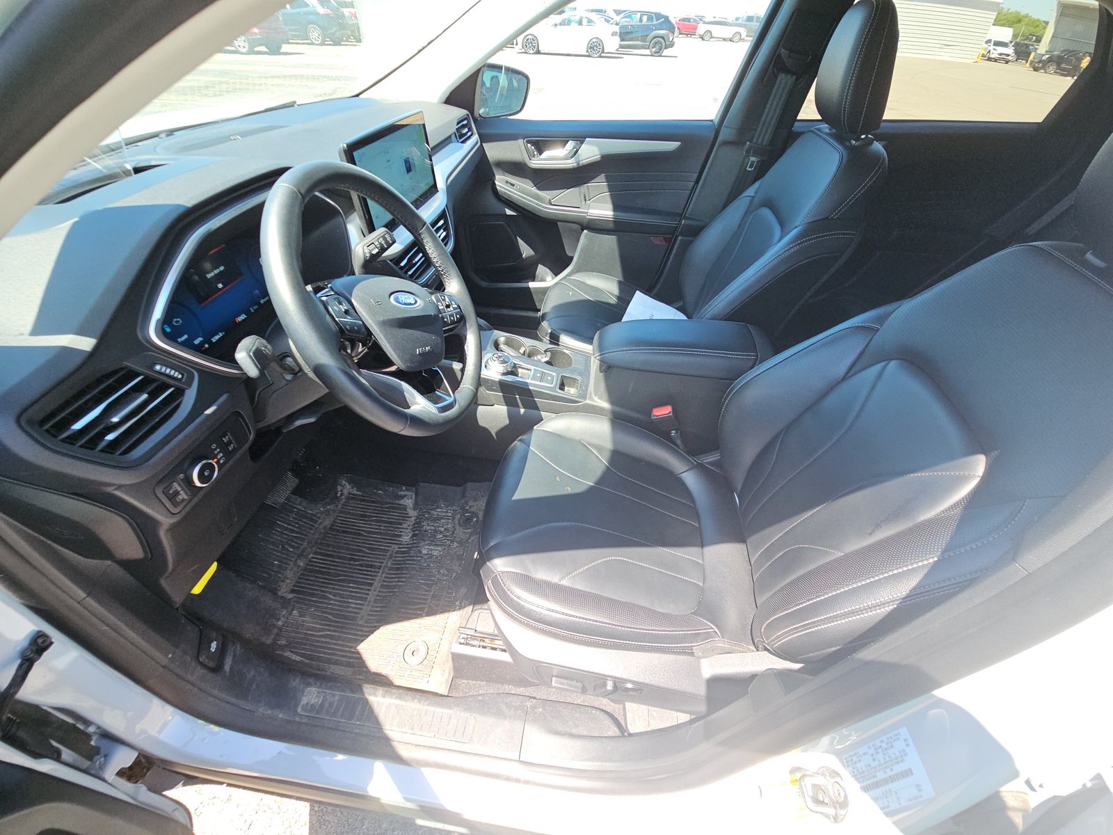 FORD ESCAPE - 8