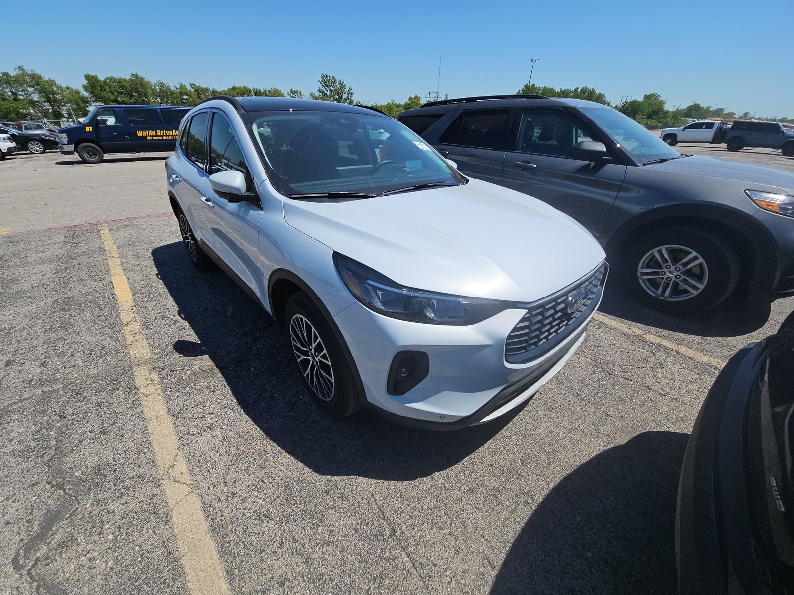FORD ESCAPE - 4