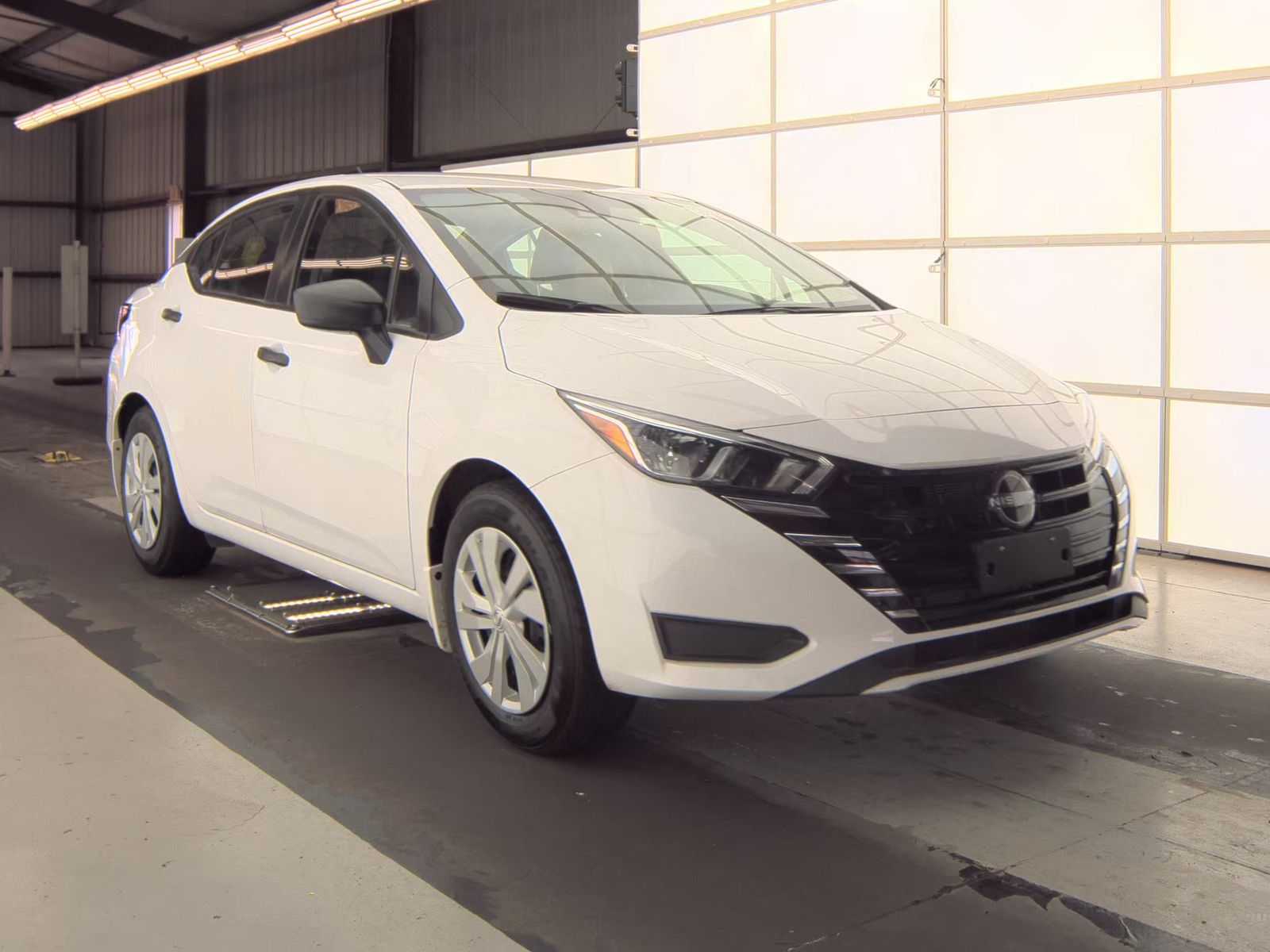 NISSAN VERSA - 5