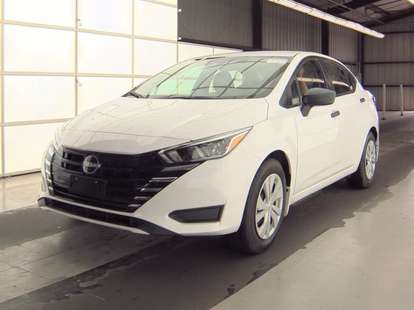 NISSAN VERSA - 1