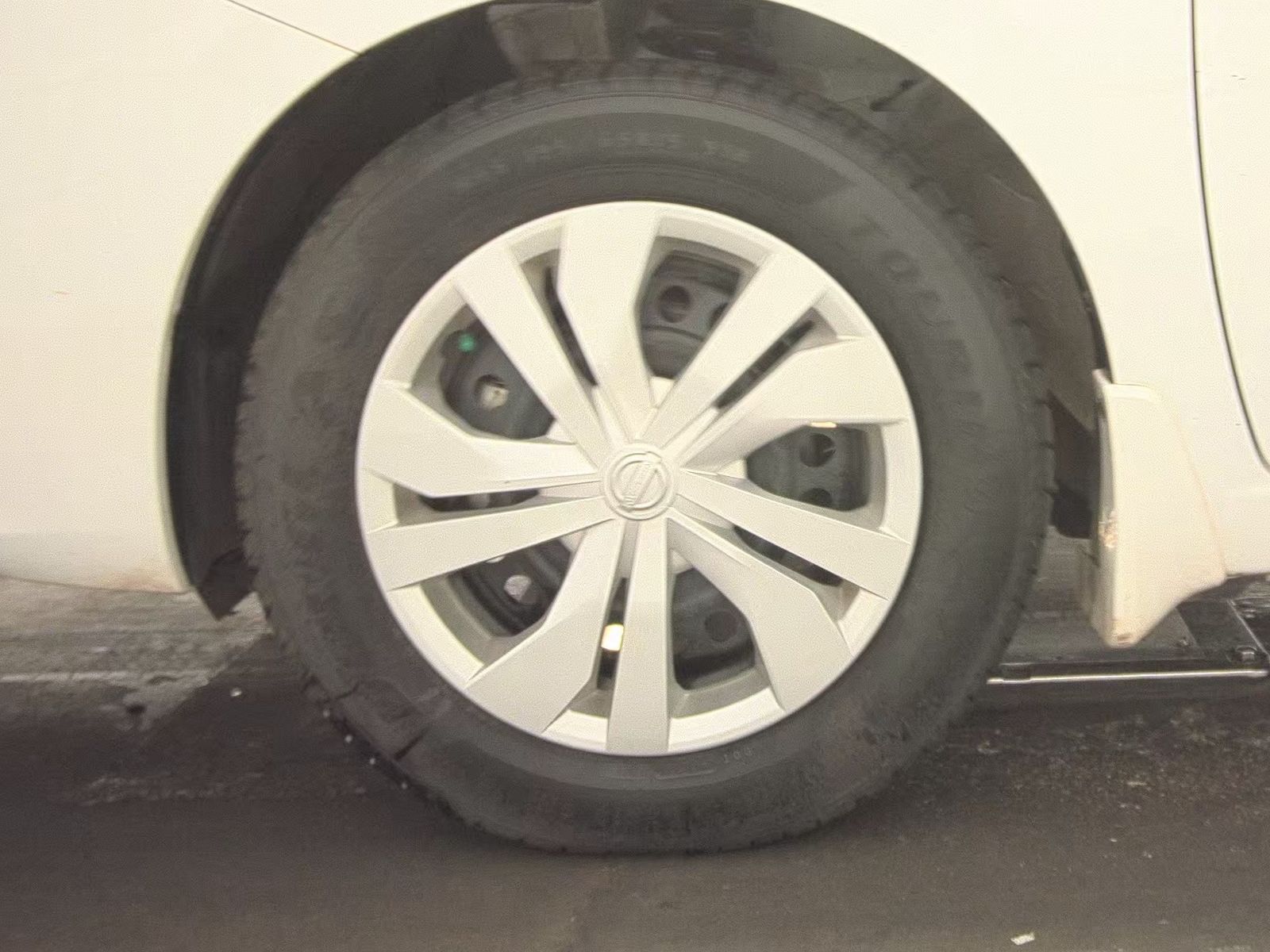 NISSAN VERSA - 10