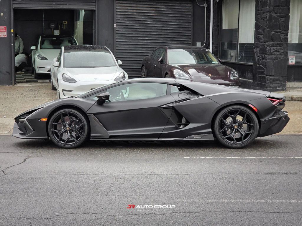 2024 Lamborghini Revuelto Base AWD
