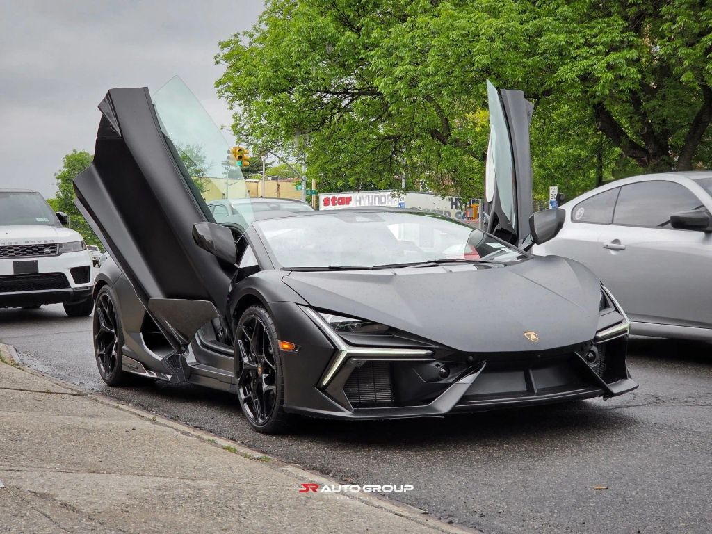 2024 Lamborghini Revuelto Base AWD