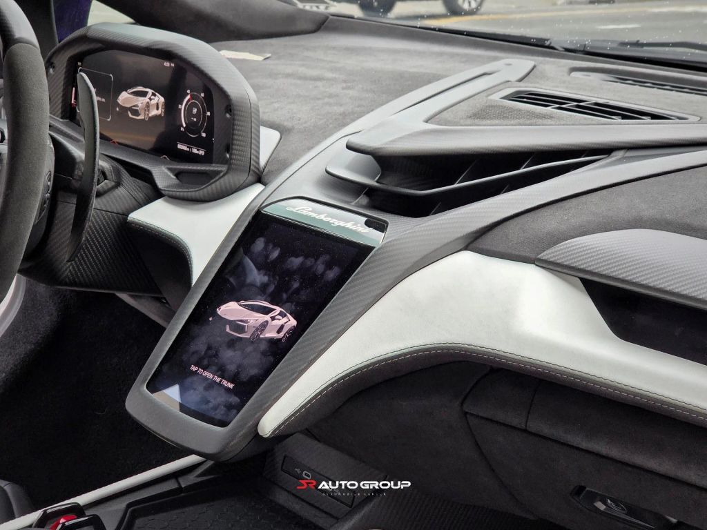 2024 Lamborghini Revuelto Base AWD