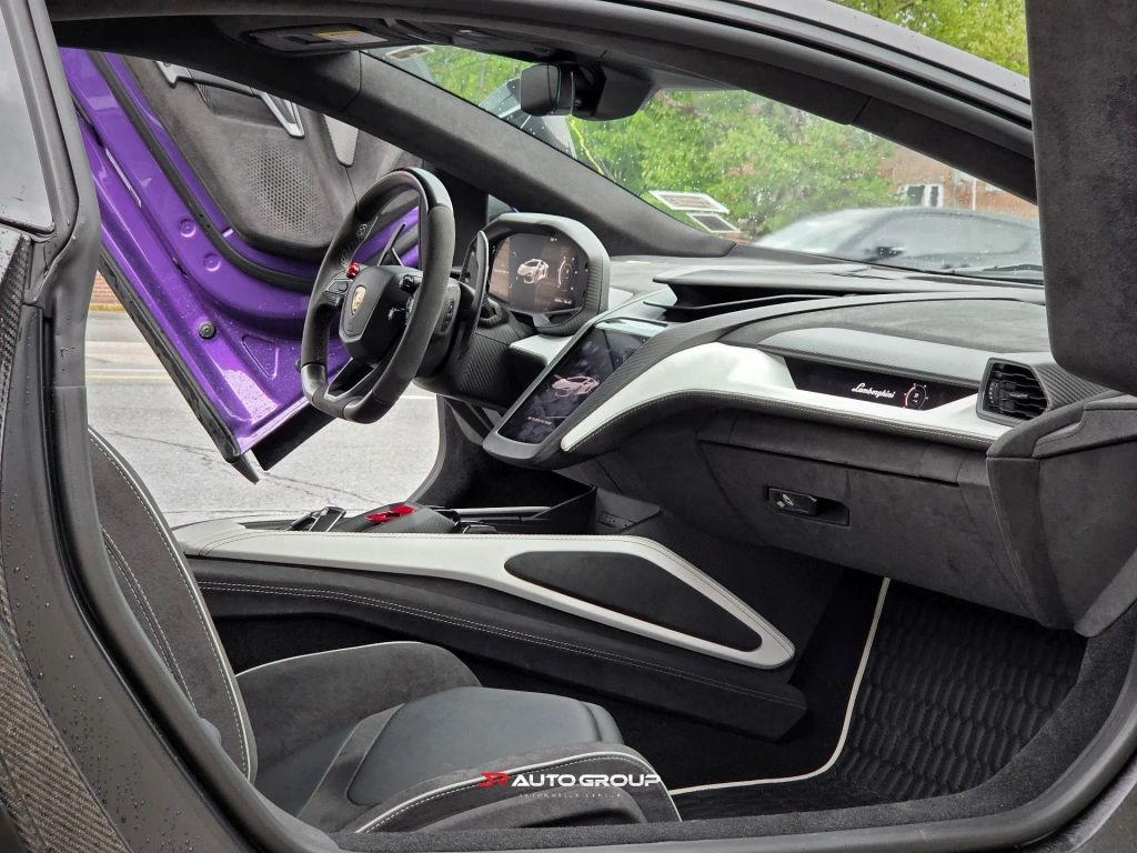 2024 Lamborghini Revuelto Base AWD