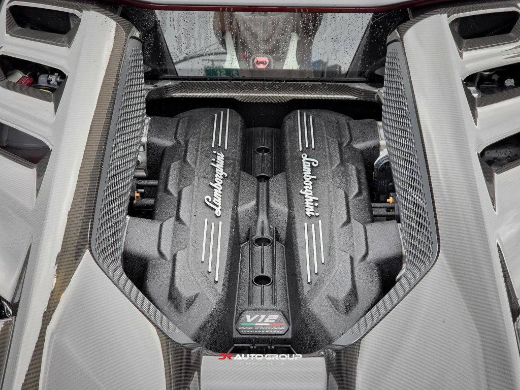 2024 Lamborghini Revuelto Base AWD