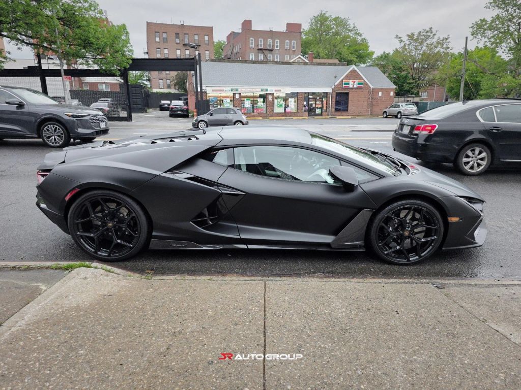 2024 Lamborghini Revuelto Base AWD