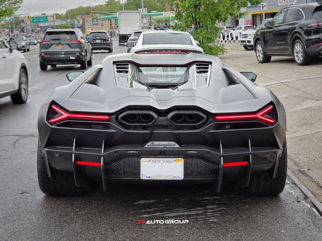 2024 Lamborghini Revuelto Base AWD