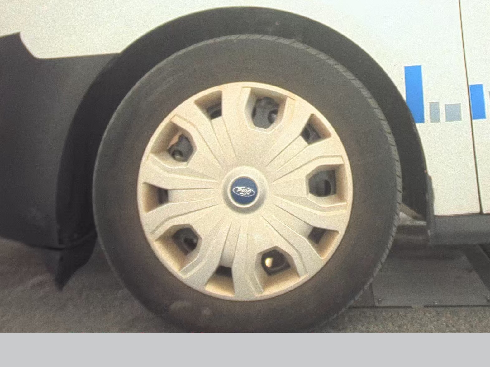 FORD TRANSIT CONNECT - 10