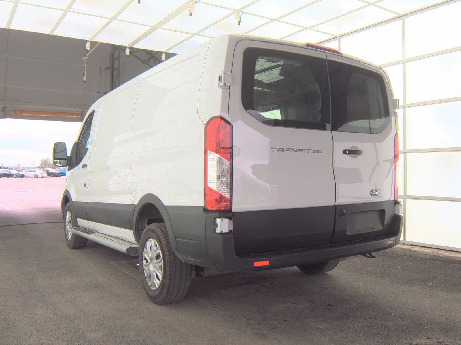 FORD TRANSIT 250 - 9