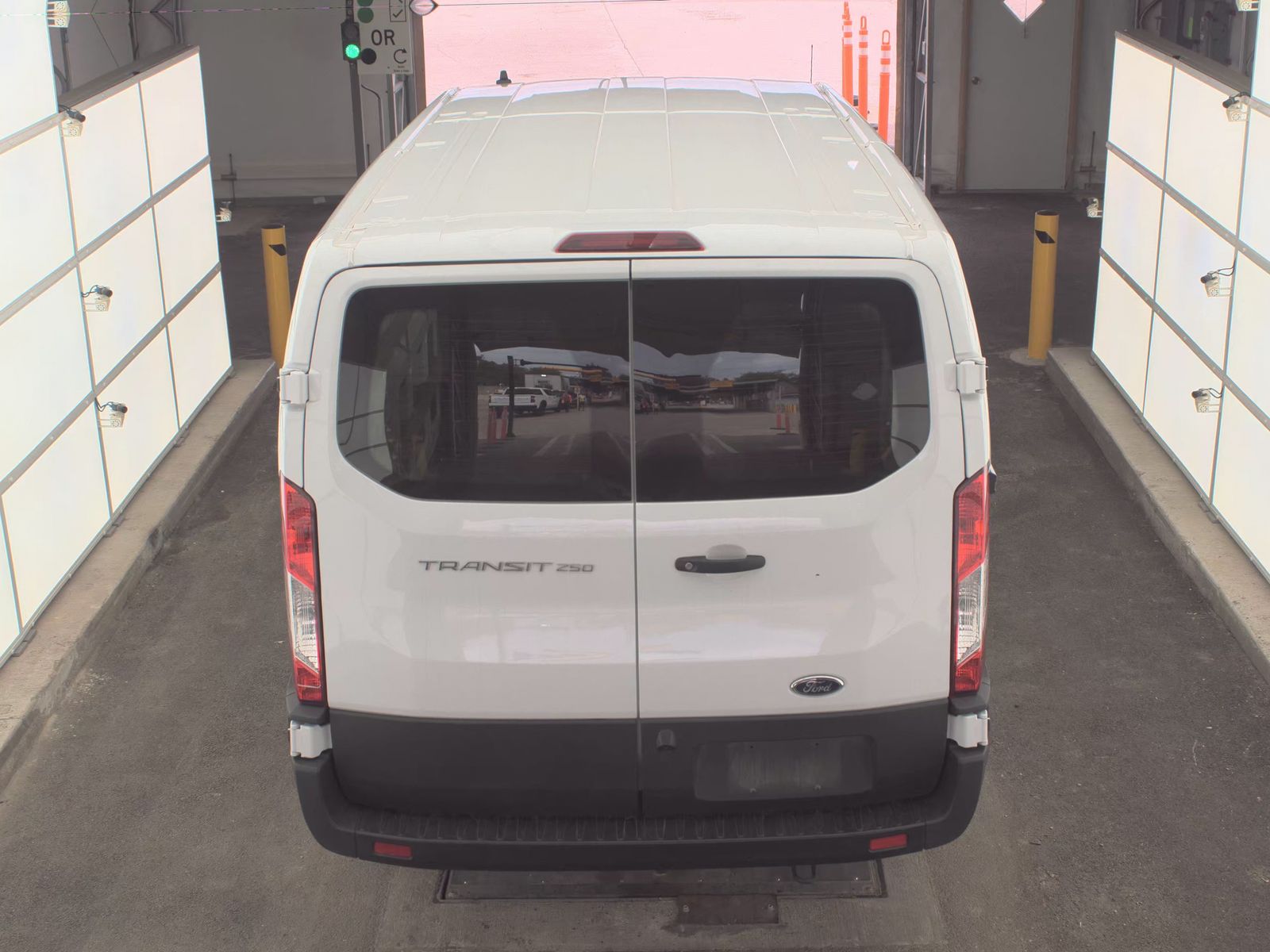 FORD TRANSIT 250 - 7