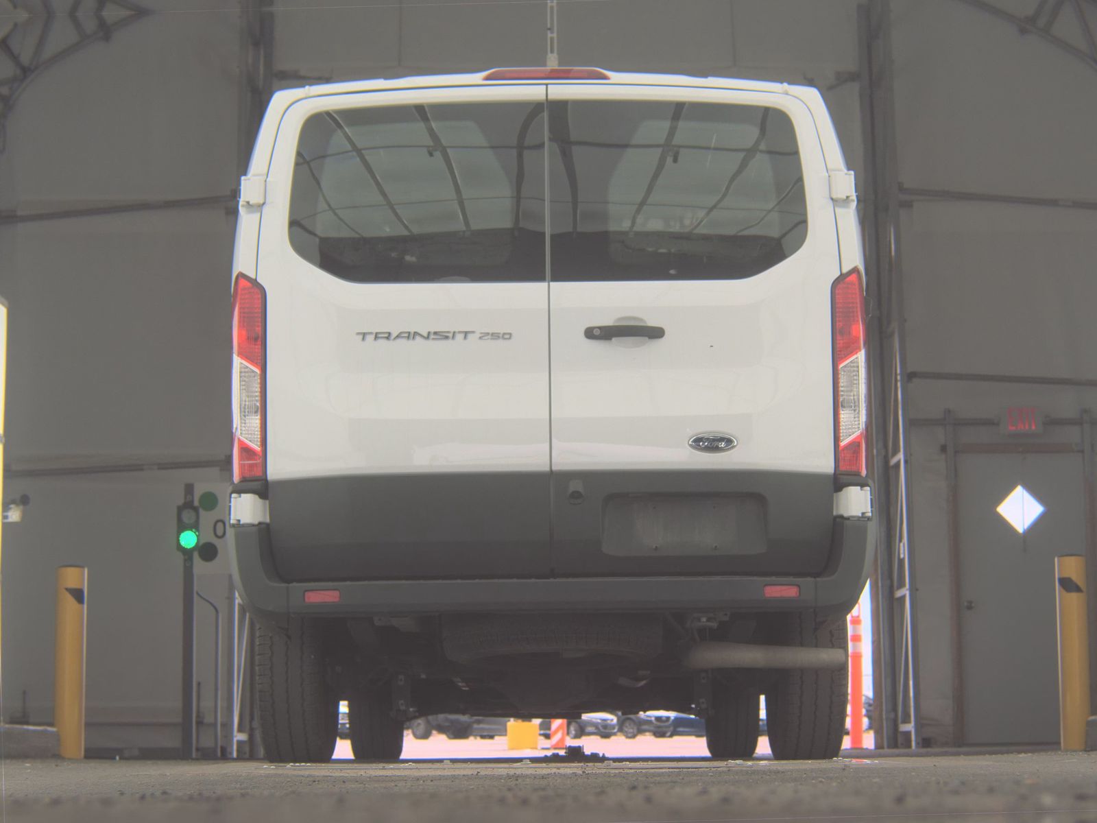 FORD TRANSIT 250 - 8