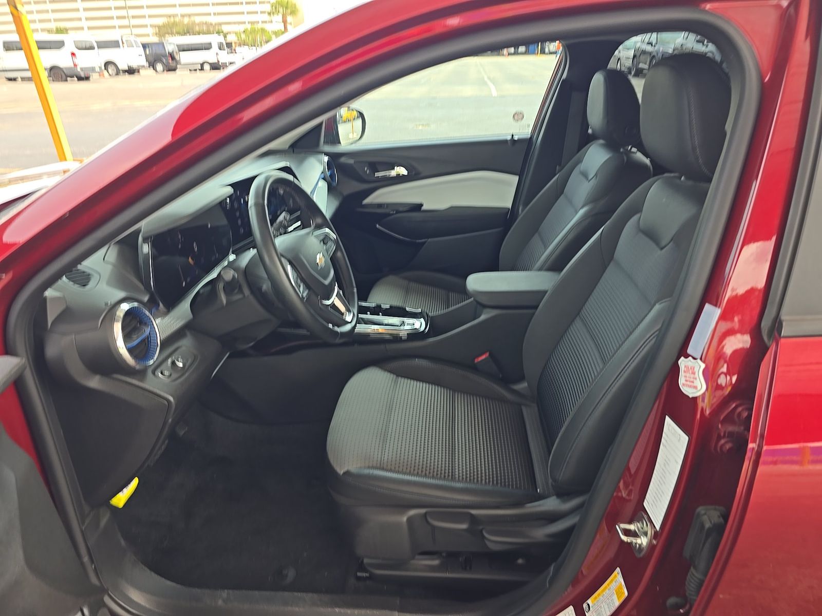 CHEVROLET TRAX - 8