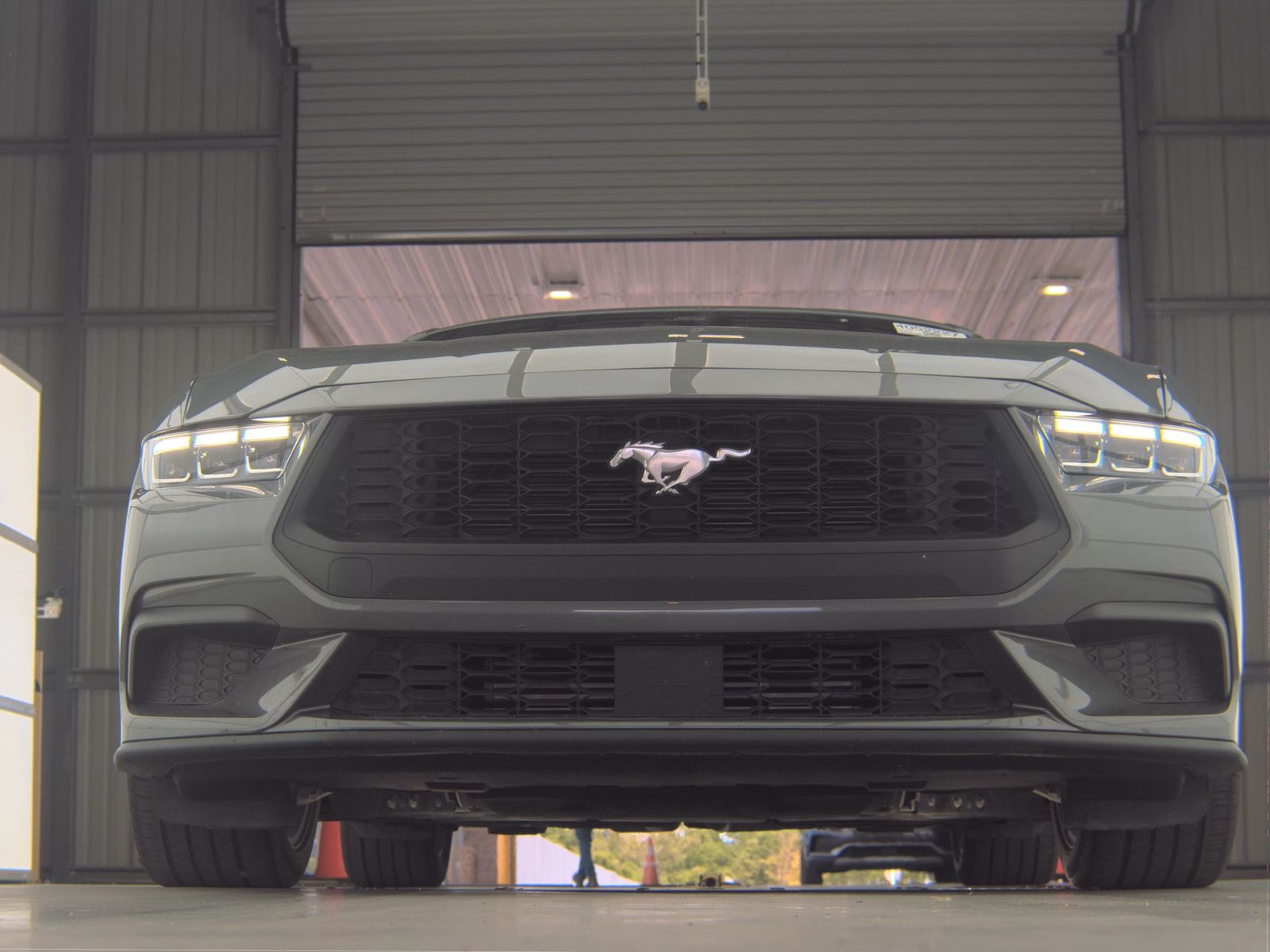 FORD MUSTANG - 4