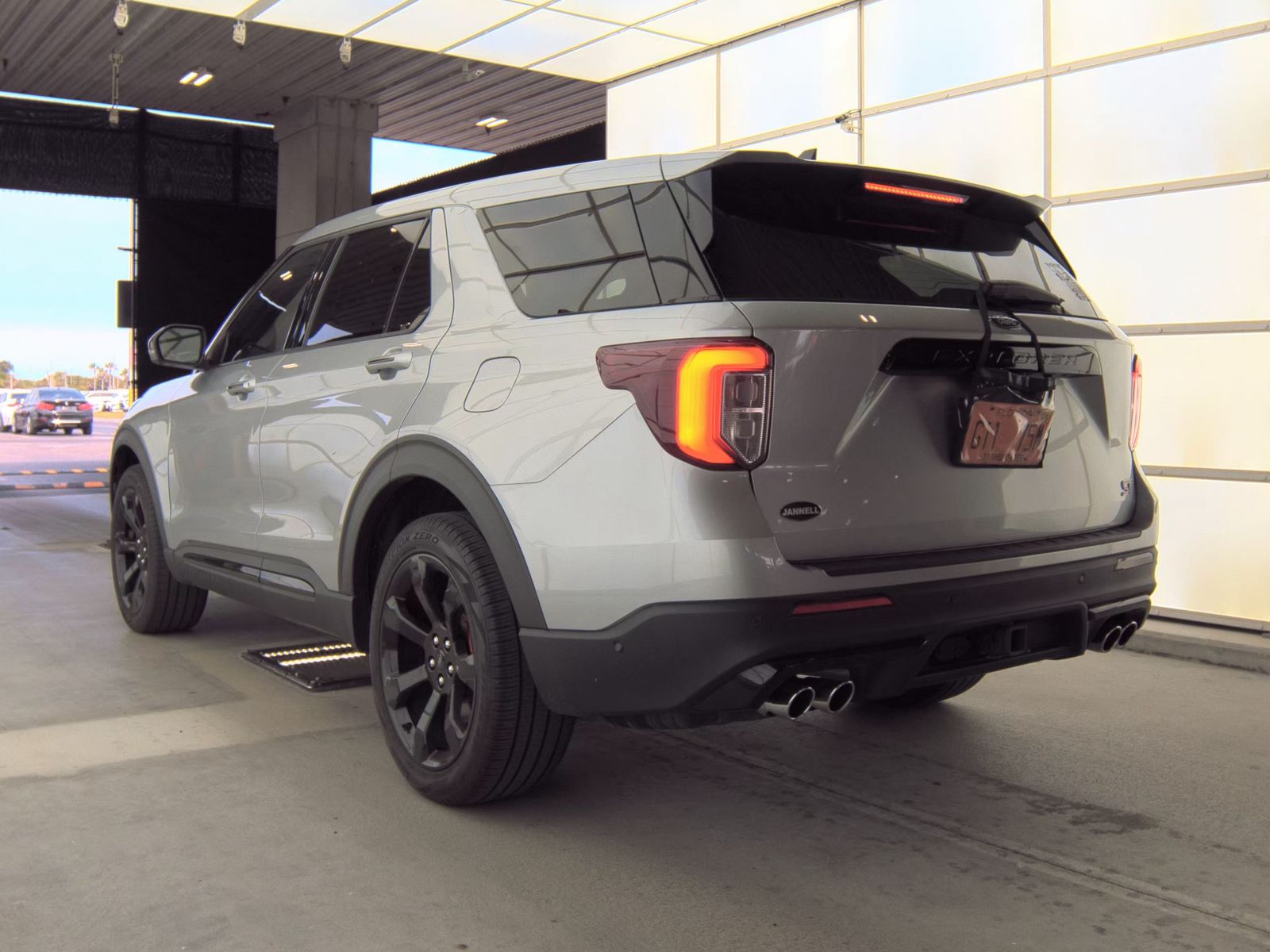 FORD EXPLORER - 9