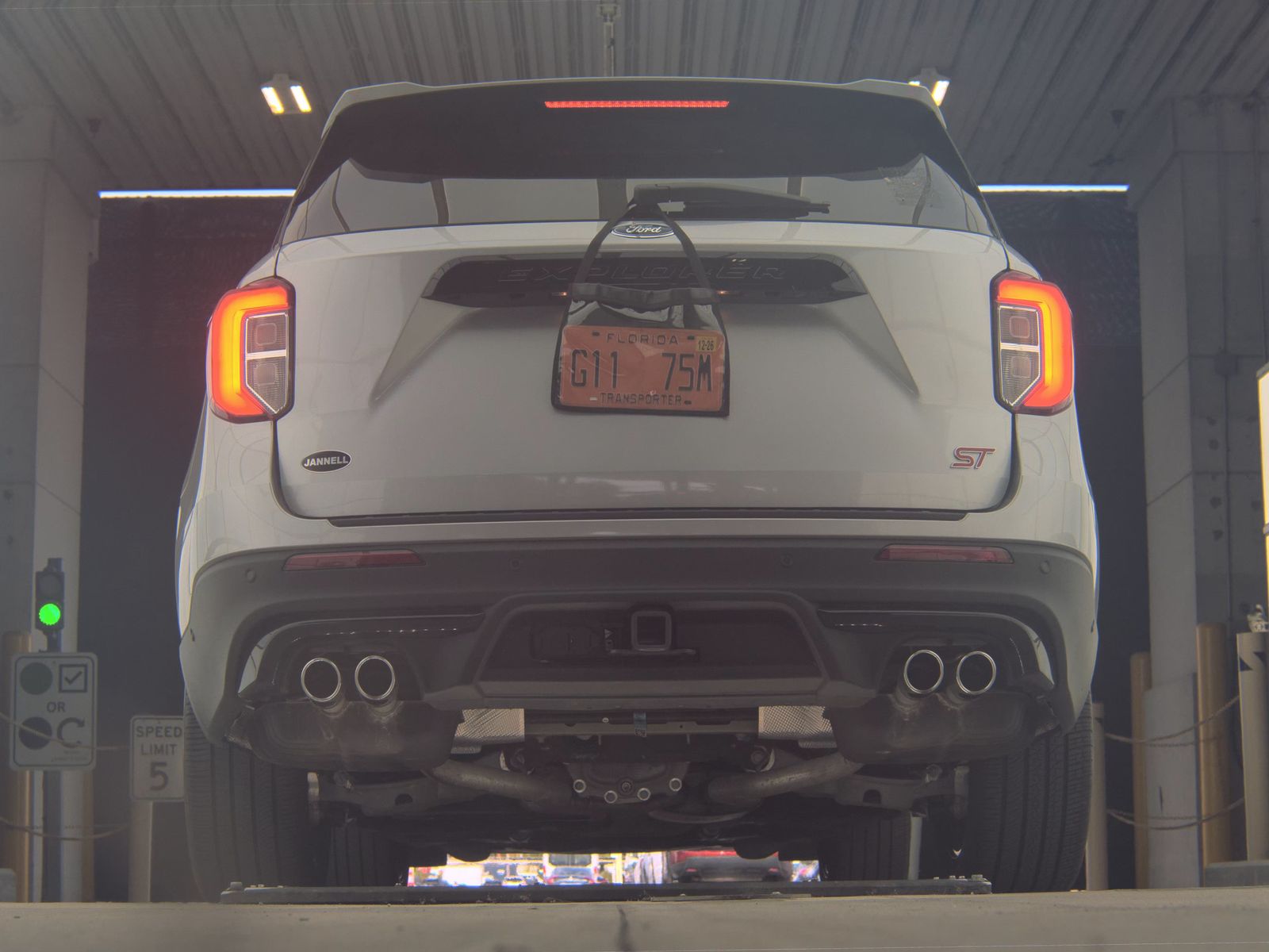 FORD EXPLORER - 8