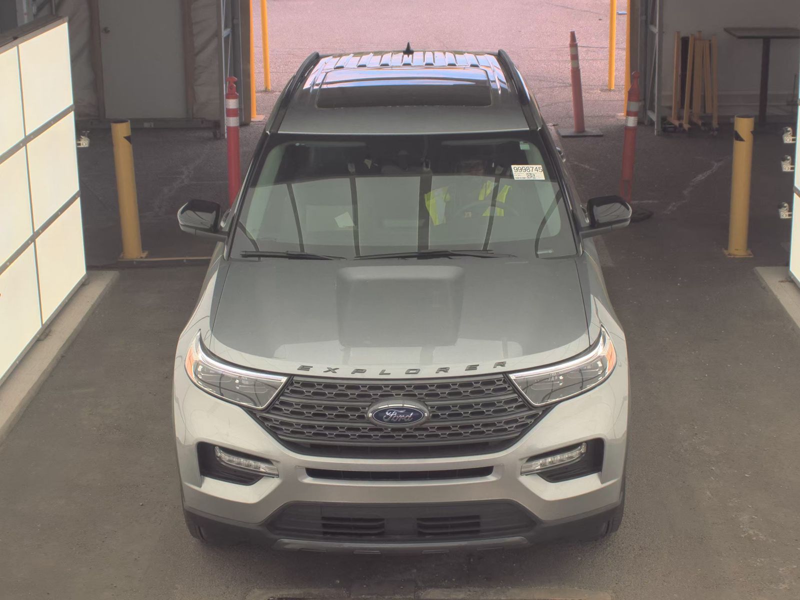 FORD EXPLORER - 3
