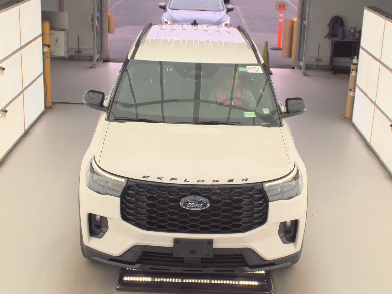 FORD EXPLORER - 3