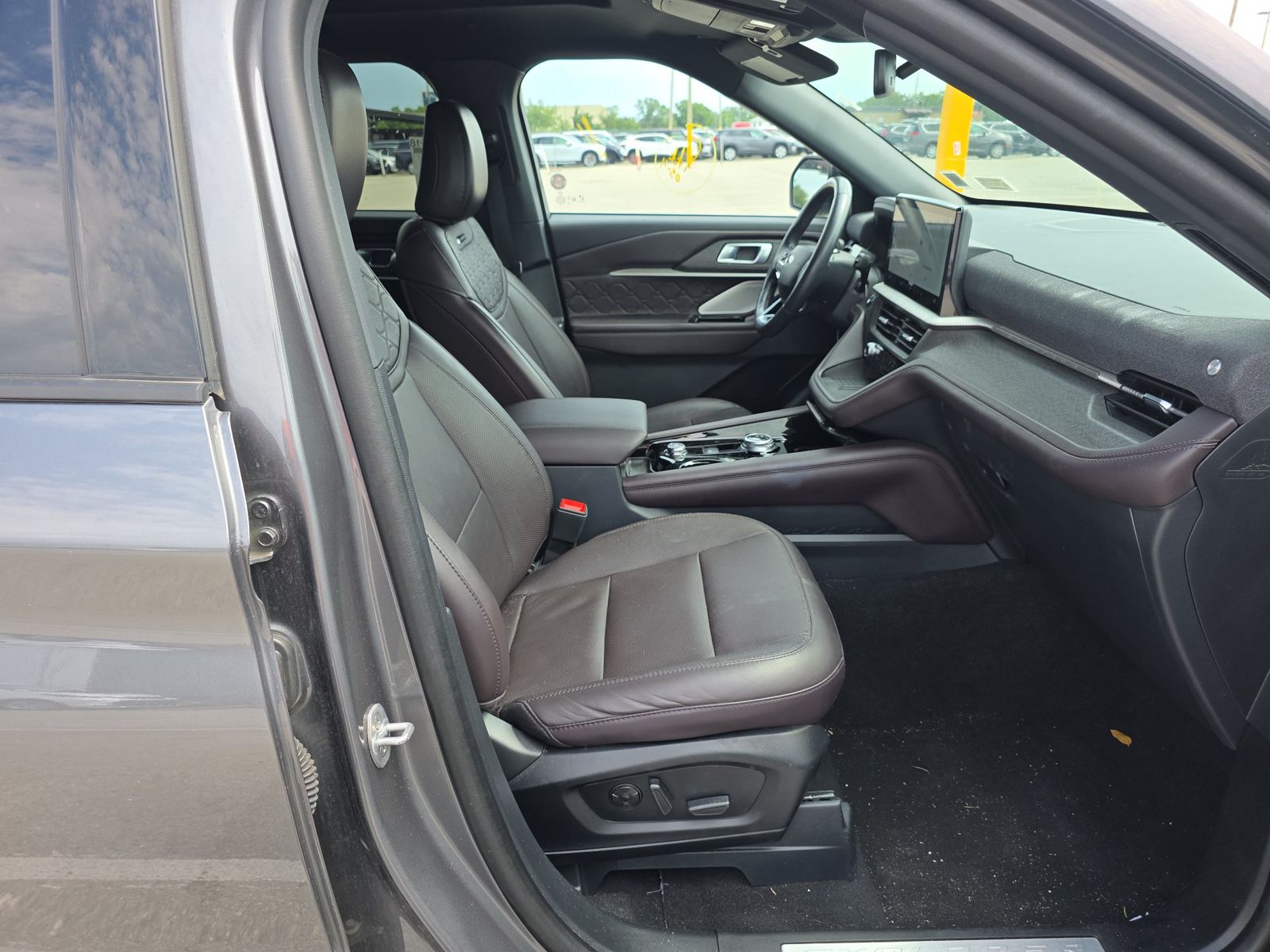 FORD EXPLORER - 9
