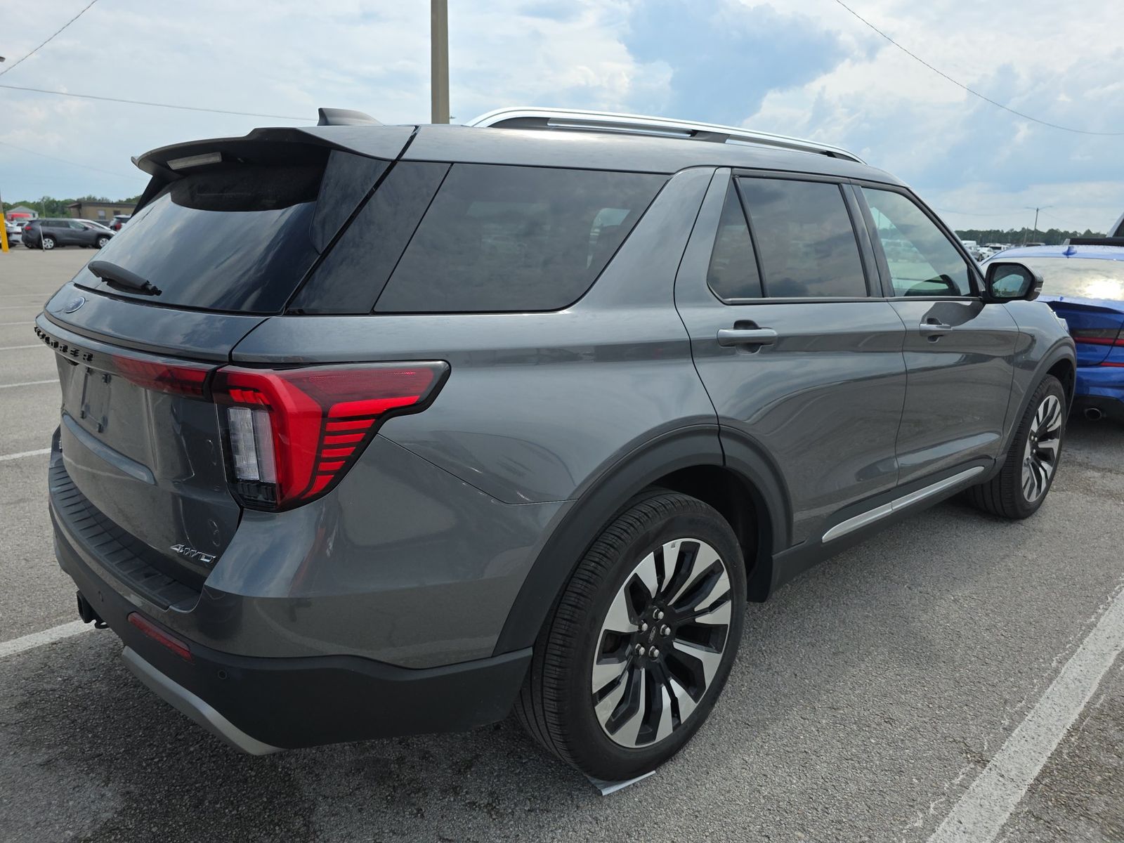FORD EXPLORER - 5