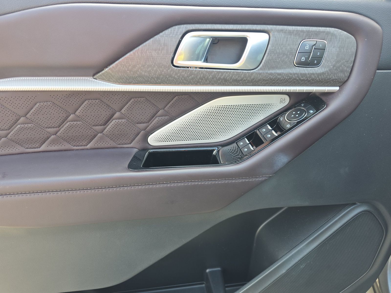 FORD EXPLORER - 10