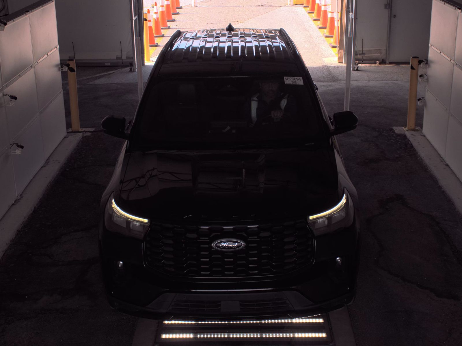 FORD EXPLORER - 3