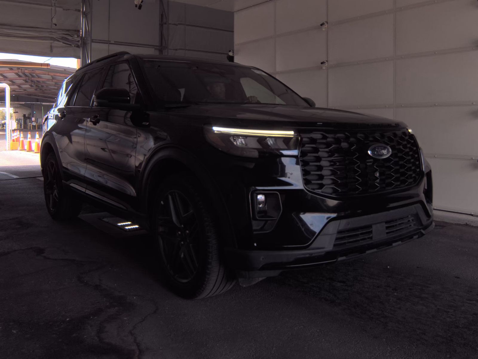 FORD EXPLORER - 4