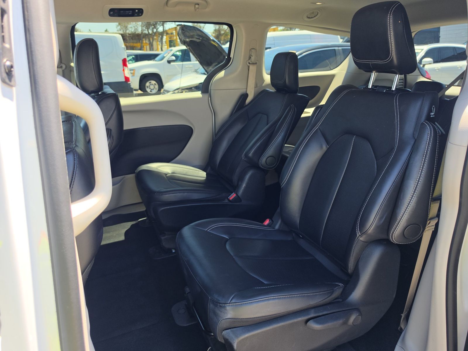 2024 Chrysler Pacifica Hybrid Select FWD