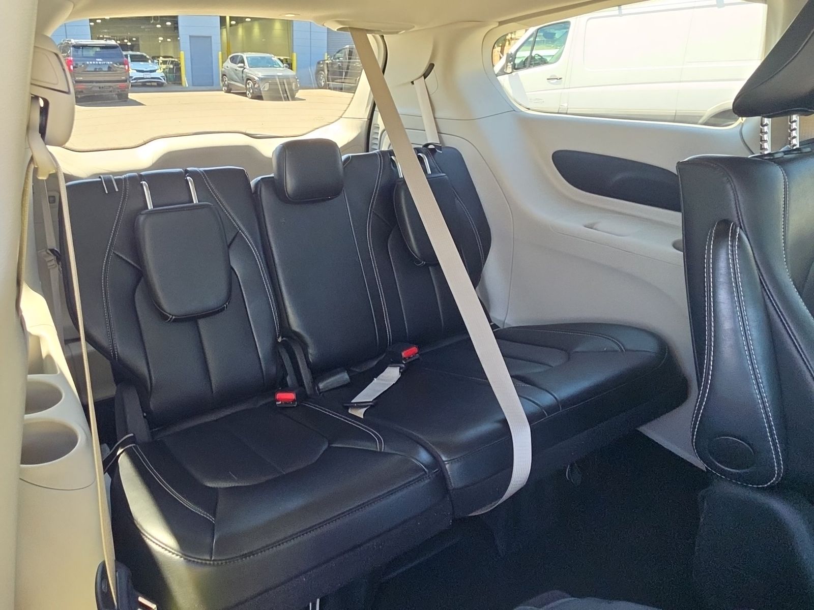 2024 Chrysler Pacifica Hybrid Select FWD