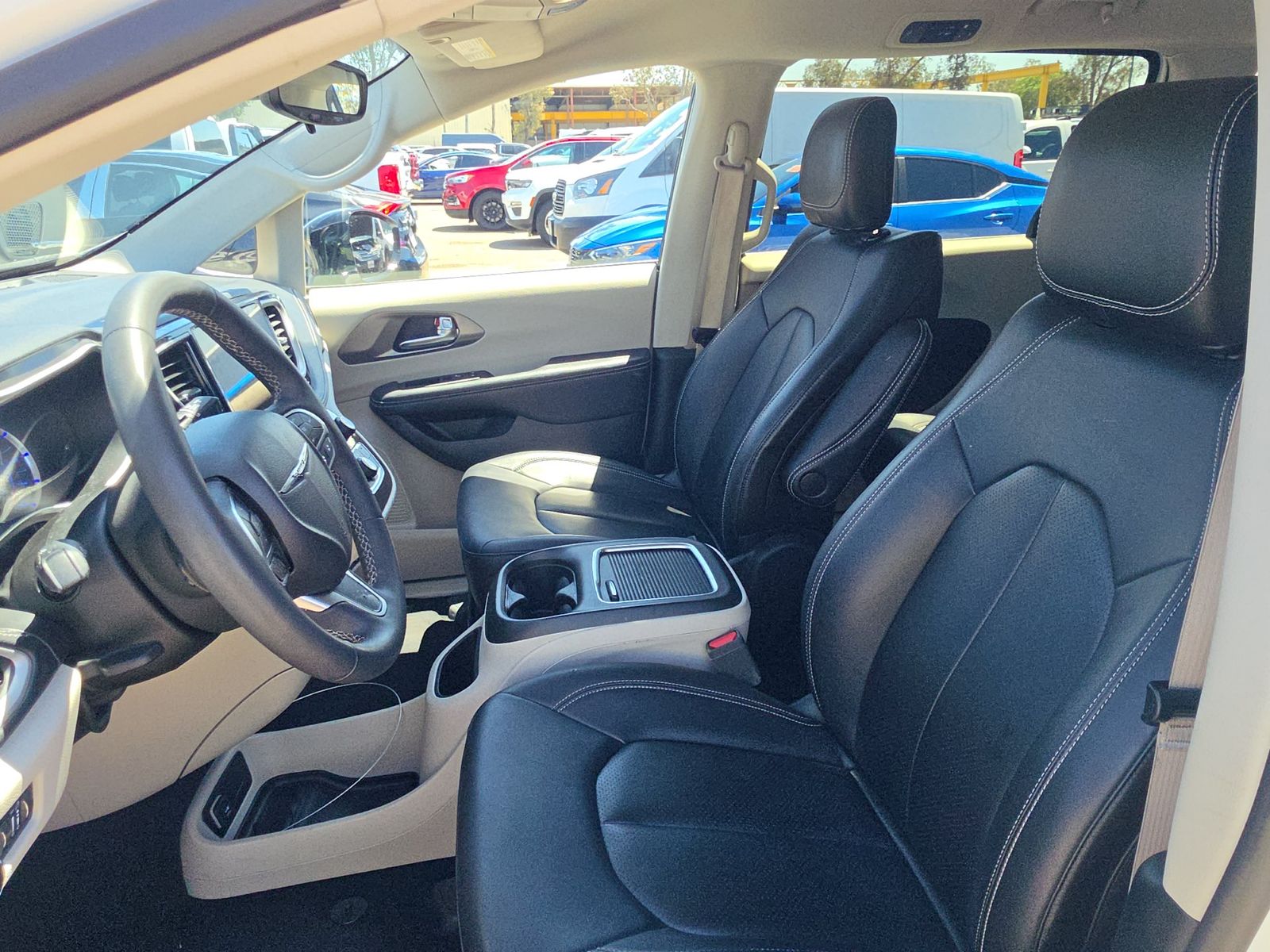 2024 Chrysler Pacifica Hybrid Select FWD